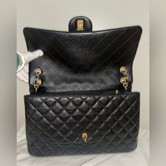 CHANEL 24C XXL Travel Flap Bag Quilted Calfskin Leather Black / Gold Hardware - Picture 9 of 16